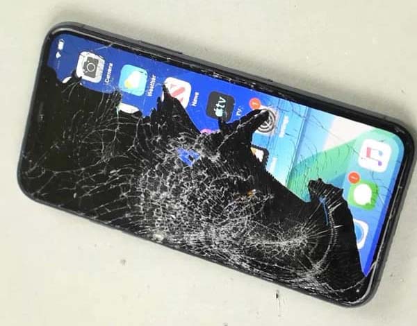 Điện thoại bị vỡ hỏng màn hình